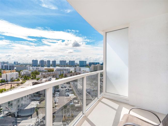 1418 - 18001 Collins Ave, Condo with 0 bedrooms, 1 bathrooms and null parking in Sunny Isles Beach FL | Image 5