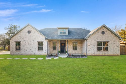 304 Bradley St, Tioga, TX, 76271-1507 | Card Image