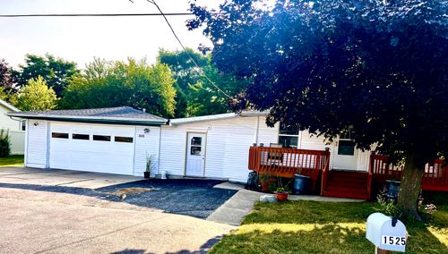 1525 Williams Ave, Round Lake Beach, IL, 60073-2239 | Card Image