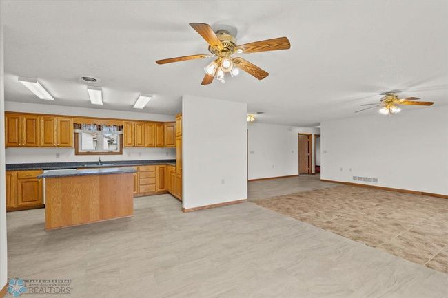 Kitchen/Dining | Image 17