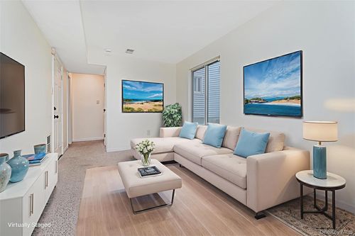 670 Ilyssa Way, Staten Island, NY, 10312-1376 | Card Image