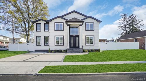 2105 Hoffman Ave, Elmont, NY, 11003-2920 | Card Image