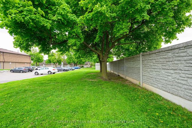 165 Limeridge Rd W, Condo with 2 bedrooms, 1 bathrooms and 1 parking in Hamilton ON | Image 39