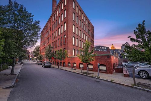 l-116 Chestnut St, Providence, RI, 02903-4158 | Card Image