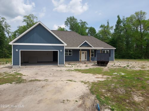 648 Bright Harvest Dr, Maysville, NC, 28555-0600 | Card Image