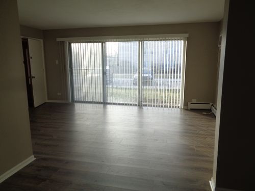 1n-8651 W 82nd Avenue, Hickory Hills, IL, 60457 | Card Image