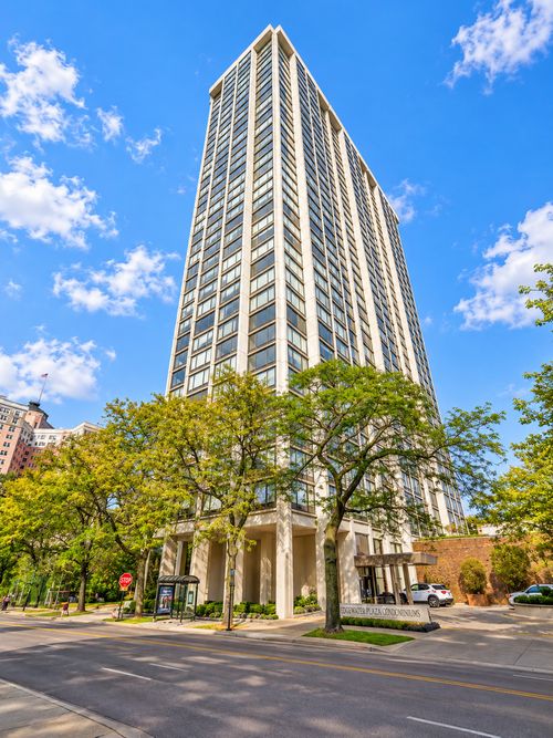 2907-5455 N Sheridan Rd, Chicago, IL, 60640-1940 | Card Image