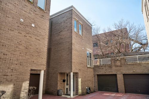 2206 N Lakewood Ave, Chicago, IL, 60614-3163 | Card Image