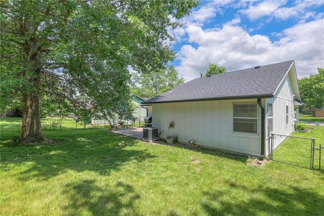 13148 Brougham Dr, House other with 3 bedrooms, 2 bathrooms and null parking in Olathe KS | Image 6