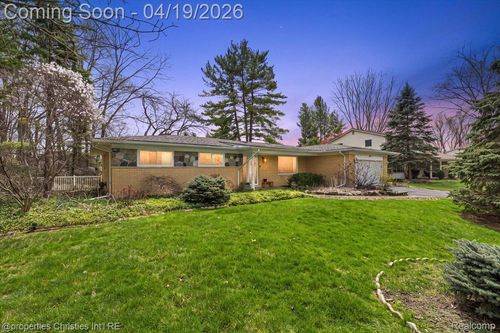 38482 Applewood St, Clinton Twp, MI, 48036-1807 | Card Image