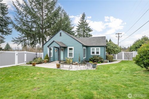 3515 Columbia Heights Rd, Longview, WA, 98632-5402 | Card Image