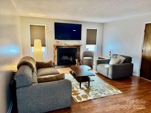 apt-c-123 23rd St Nw, Hickory, NC, 28601-5771 | Card Image