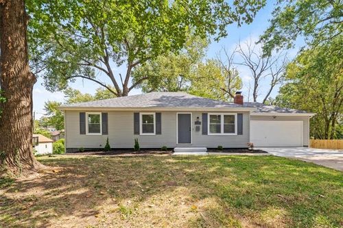 8711 Stark Ave, Raytown, MO, 64138-4450 | Card Image
