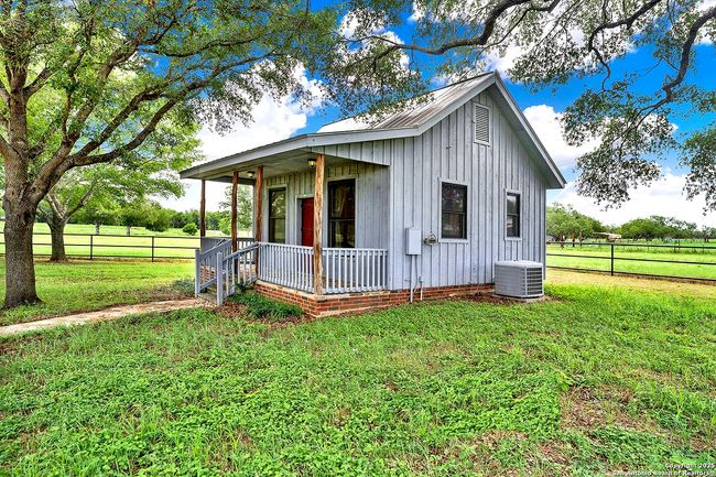101 Ranch Rd, House other with 3 bedrooms, 3 bathrooms and null parking in Adkins TX | Image 41