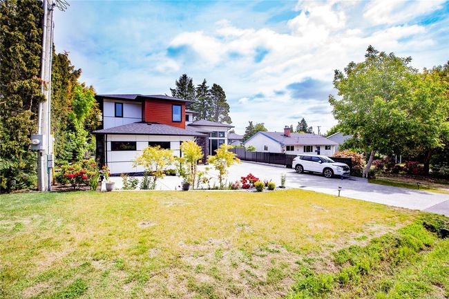 850 Snowdrop Ave, House other with 6 bedrooms, 6 bathrooms and 5 parking in Victoria BC | Image 48