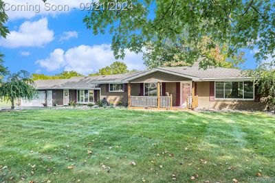 5045 Mellwood Drive, Home with 3 bedrooms, 2 bathrooms and null parking in Grand Blanc Twp MI | Image 3