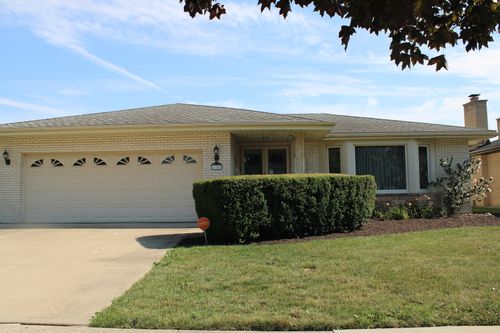 11107 Kingston St, Westchester, IL, 60154-4907 | Card Image
