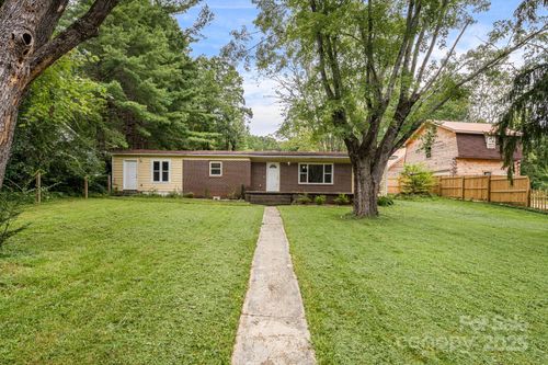230 Northwest Ave, Swannanoa, NC, 28778-2618 | Card Image