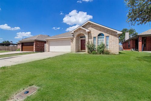 10421 Aransas Dr, Fort Worth, TX, 76131-3919 | Card Image