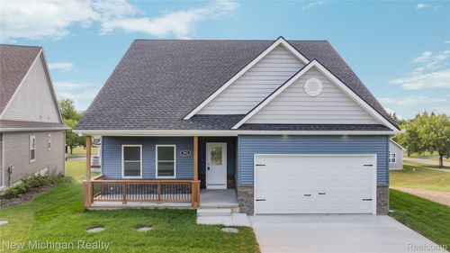7453 Village Ct, Springfld Twp, MI, 48350-2555 | Card Image