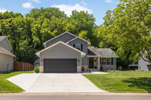 18911 Embers Ave, Farmington, MN, 55024-8740 | Card Image