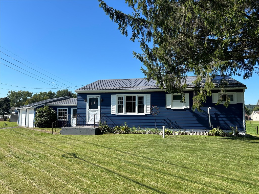 North St, Cochranton, PA 16314