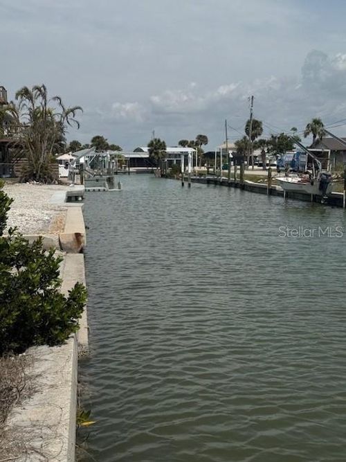 1275 Holiday Dr, ENGLEWOOD, FL, 34223-5926 | Card Image