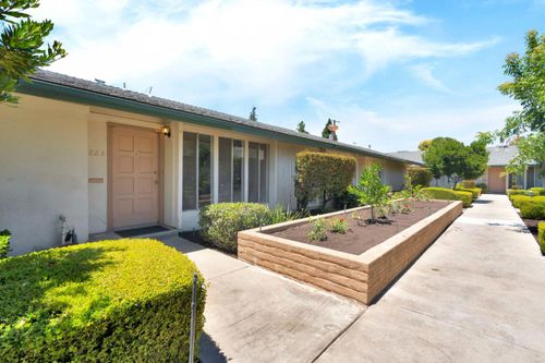 a-182 W Barstow Ave, Fresno, CA, 93704-2155 | Card Image