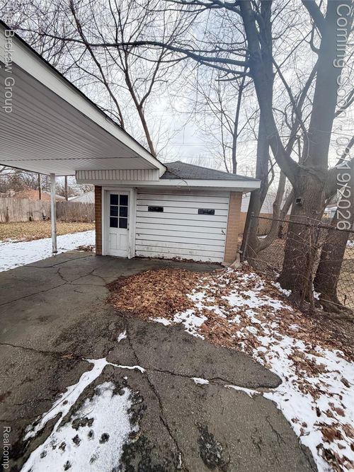 3005 Cherokee Ave, Flint, MI, 48507-1940 | Card Image