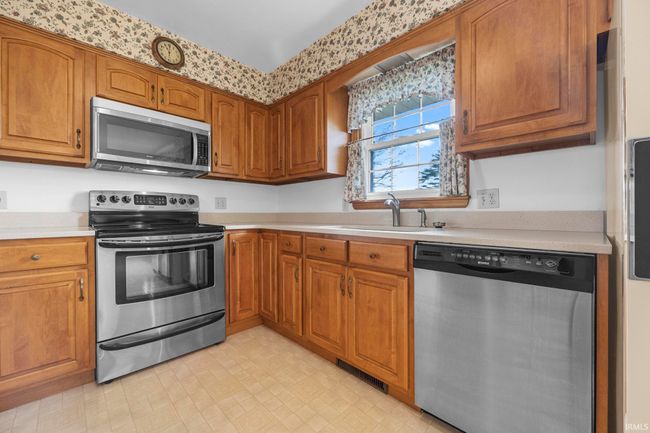 1489 W 47 Th St, House other with 3 bedrooms, 2 bathrooms and null parking in Jasper IN | Image 6
