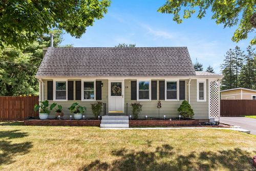 19 Jude Rd, Plainville, CT, 06062-1117 | Card Image