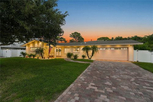 107 Peterson Ln, PALM HARBOR, FL, 34683-1823 | Card Image