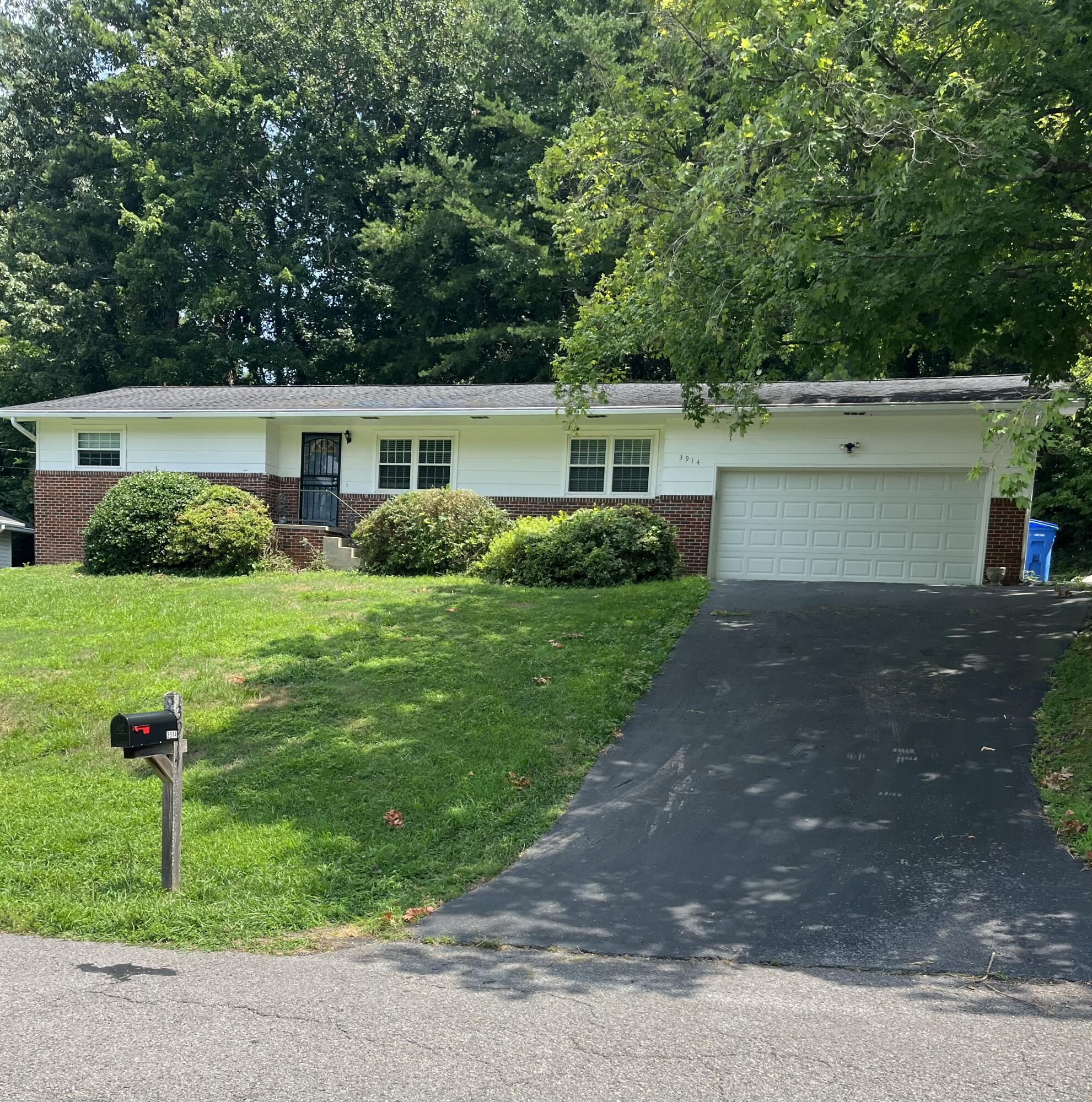 Fairfax Dr, Chattanooga, TN 37415