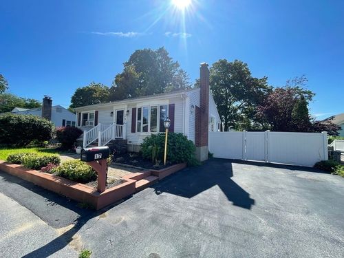 17 Gregg St, Woburn, MA, 01801-3211 | Card Image