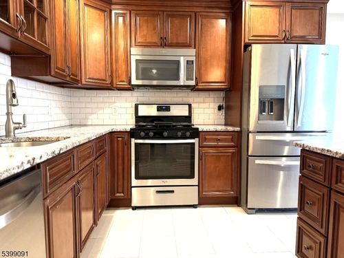 84 Stockton Ct, Morris Plains, NJ, 07950-1296 | Card Image