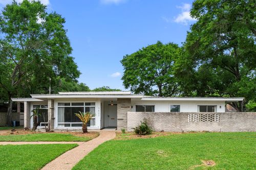 7822 Oldhaven St, Houston, TX, 77074-5325 | Card Image