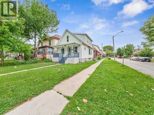 1096 Hall Ave, Windsor, ON, N9A2M7 | Card Image
