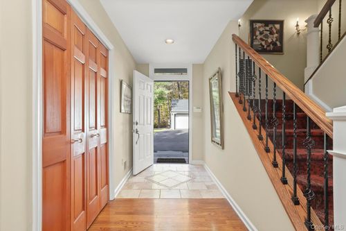 517 Chappaqua Rd, Briarcliff Manor, NY, 10510-1533 | Card Image