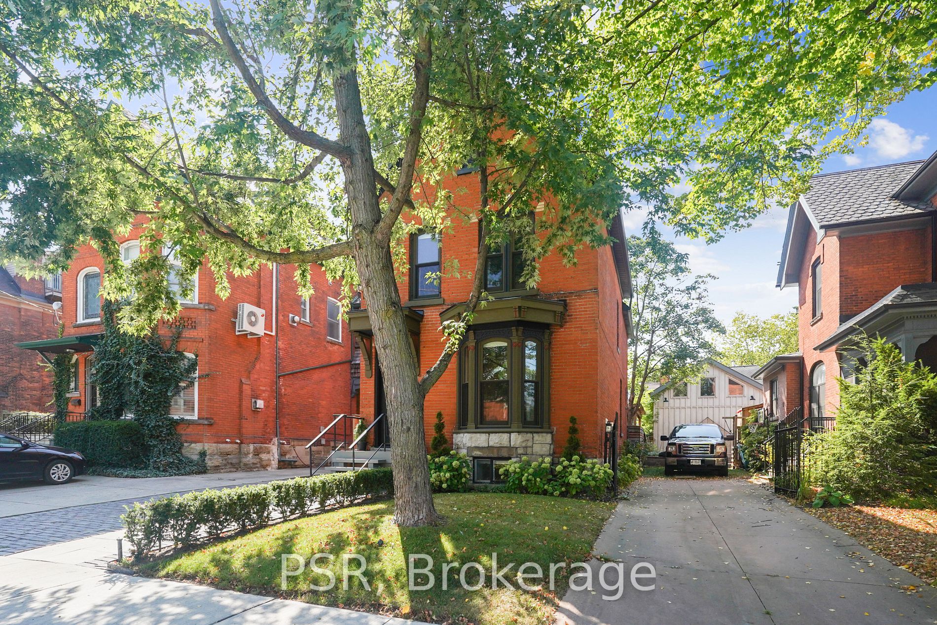 211 Herkimer St, For Sale in Hamilton Zoocasa
