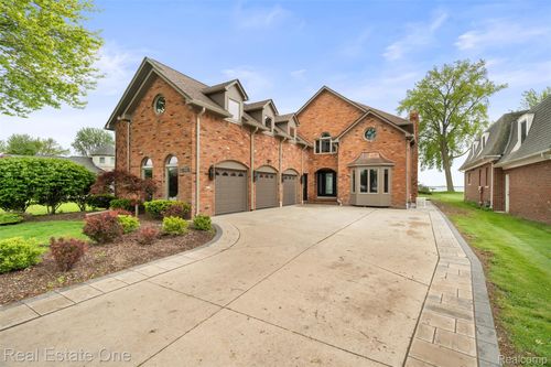 48556 Harbor Dr, Chesterfield, MI, 48047-3463 | Card Image