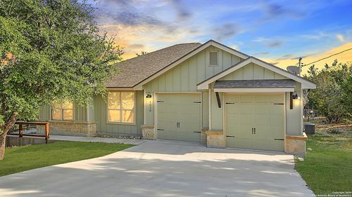 1039 Primrose Path, Canyon Lake, TX, 78133-2182 | Card Image