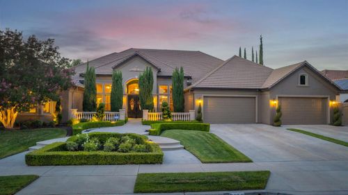 2016 E Sawgrass Avenue, Fresno, CA, 93730 | Card Image