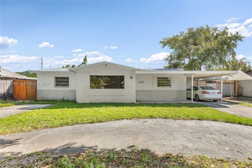 5220 Sw 57th St, Davie, FL, 33314-7415 | Card Image