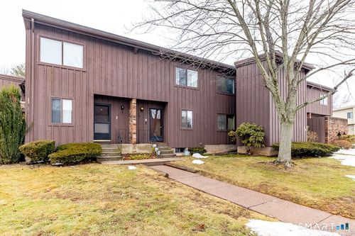 8-8 Webster Ct, Newington, CT, 06111-5117 | Card Image