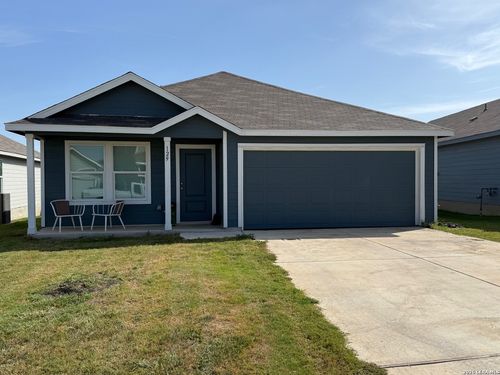 129 Autumn Trl, Floresville, TX, 78114-0139 | Card Image