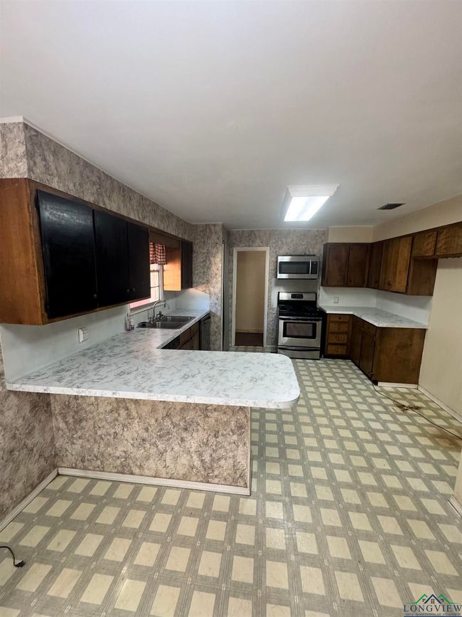 4615 S Sego Lilly Rd, House other with 4 bedrooms, 2 bathrooms and null parking in New Diana TX | Image 9