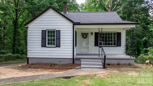 112 10th Ave Se, Hickory, NC, 28602-3607 | Card Image