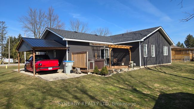 7953 Railroad Line, House other with 3 bedrooms, 2 bathrooms and 6 parking in Alvinston ON | Image 7