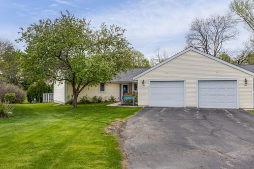 412 Lawn Street, CAMBRIDGE, WI, 53523 | Card Image