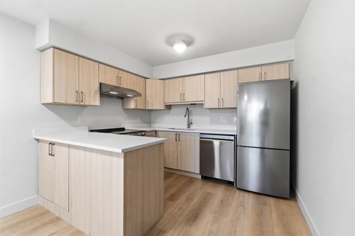 305-2928 Commercial Dr, Vancouver, BC, V5N4C9 | Card Image